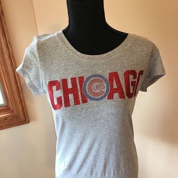 Chicago Cubs sparkly scoop neck tee. Size Medium - Picture 5 of 8